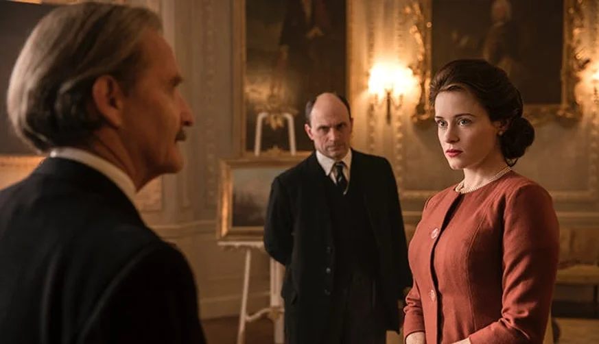 serial the crown